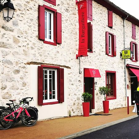 Logis Hotel Restaurant La Barguillere Saint-Pierre-de-Rivière Exterior foto