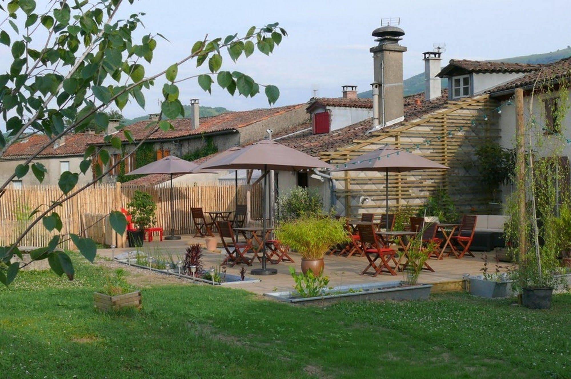 Logis Hotel Restaurant La Barguillere Saint-Pierre-de-Rivière Exterior foto